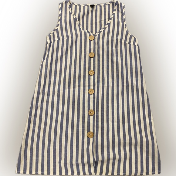 Buttoned front sleeveless striped dress - Picture 6 of 6